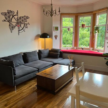 1 Bedroom Flat In Tolcross, Glasgow Top Floor. Exterior photo